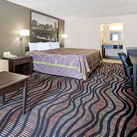 Super 8 By Wyndham Lakeland Екстериор снимка