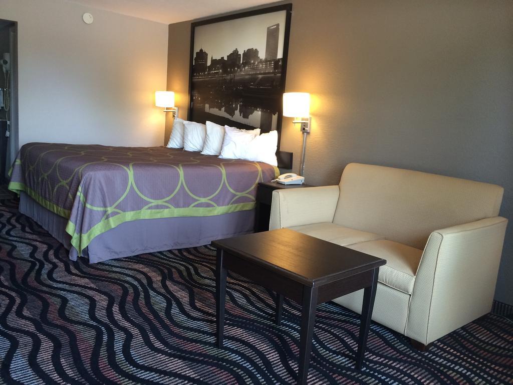Super 8 By Wyndham Lakeland Екстериор снимка