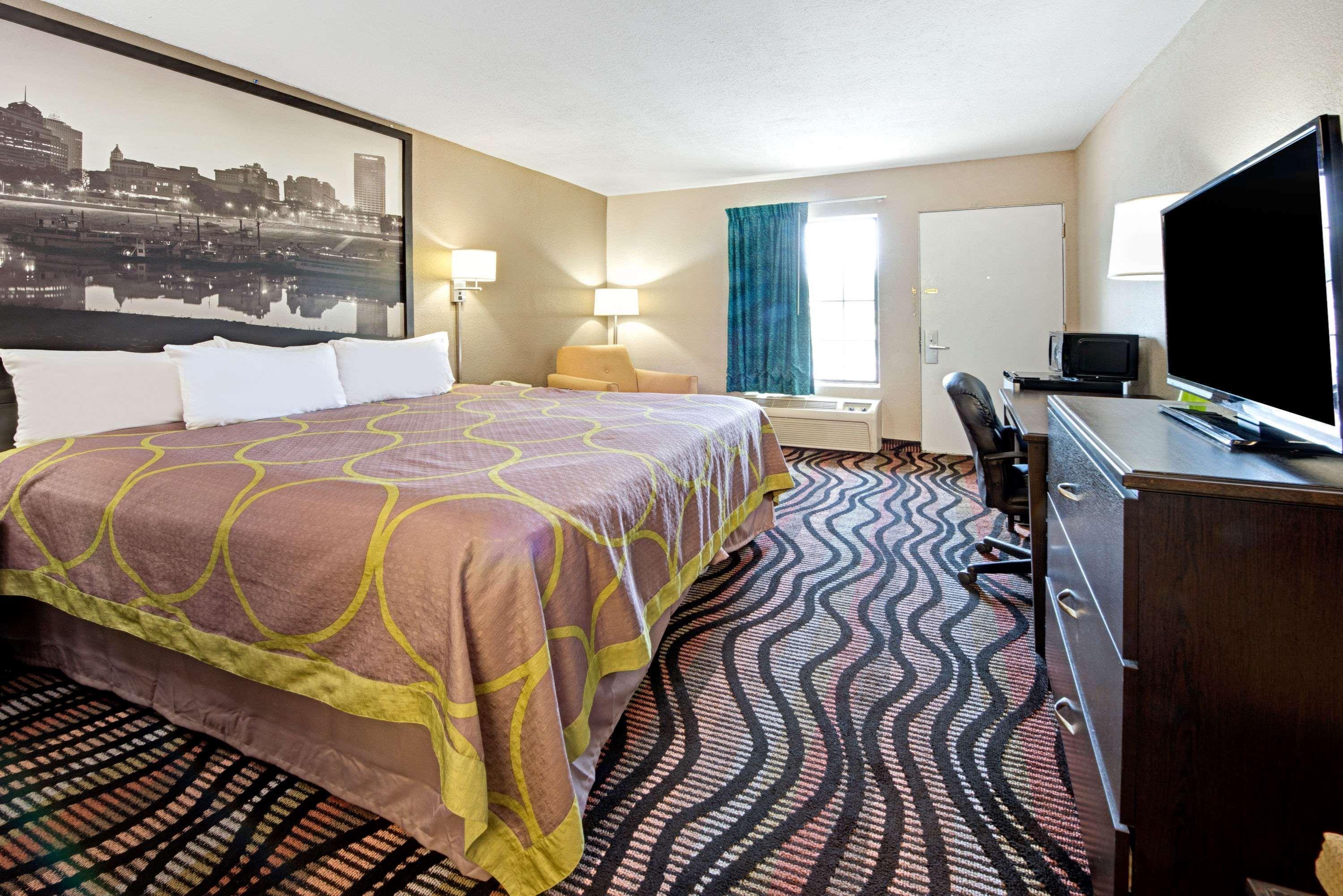 Super 8 By Wyndham Lakeland Екстериор снимка