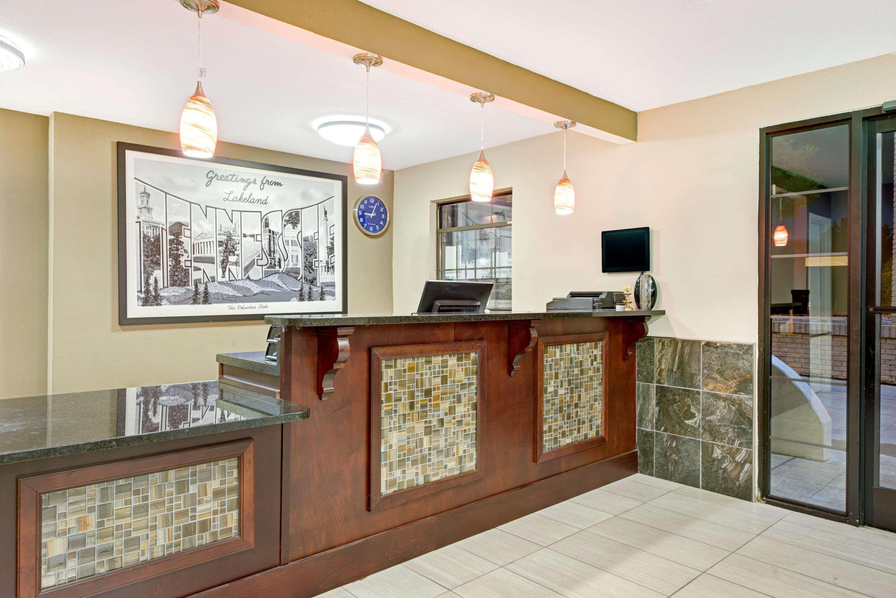 Super 8 By Wyndham Lakeland Екстериор снимка