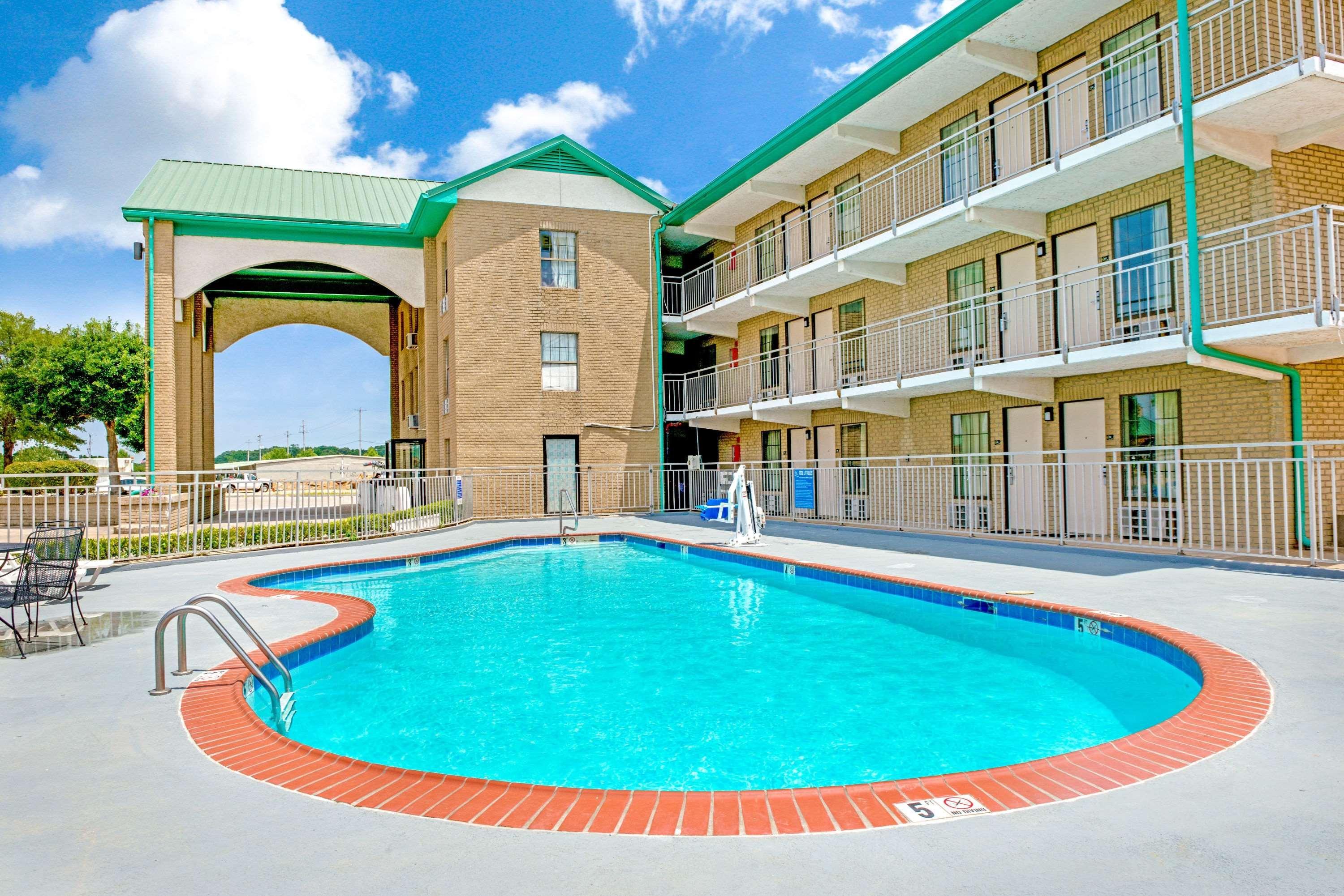 Super 8 By Wyndham Lakeland Екстериор снимка