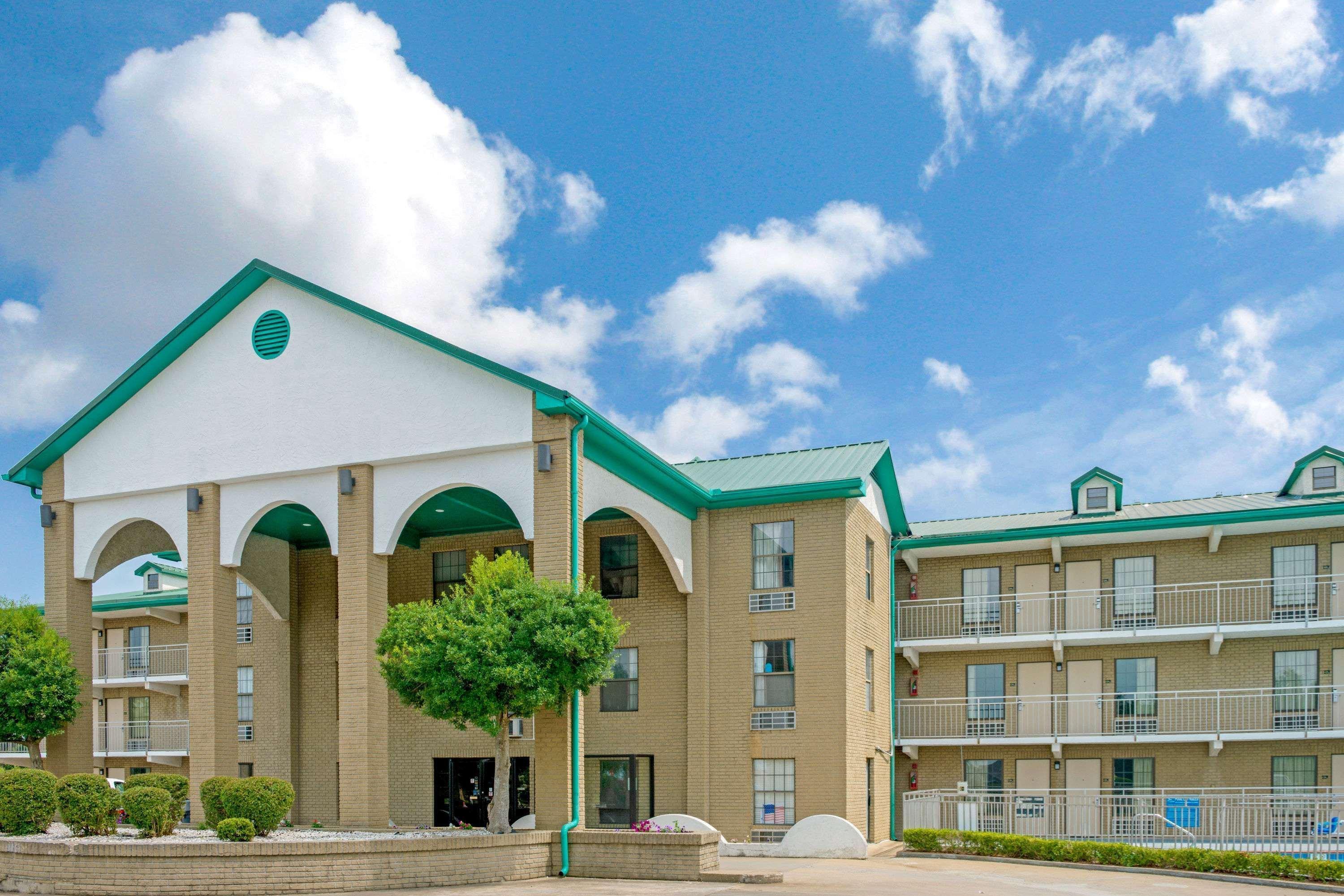 Super 8 By Wyndham Lakeland Екстериор снимка